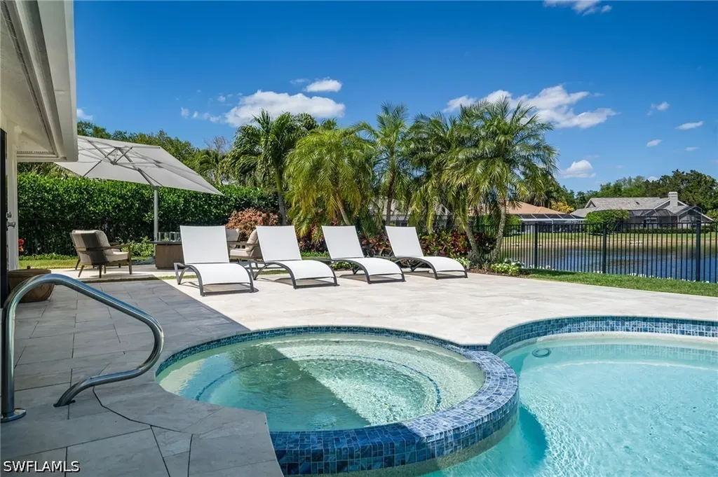 805 Lake Vista Court Naples FL 34108