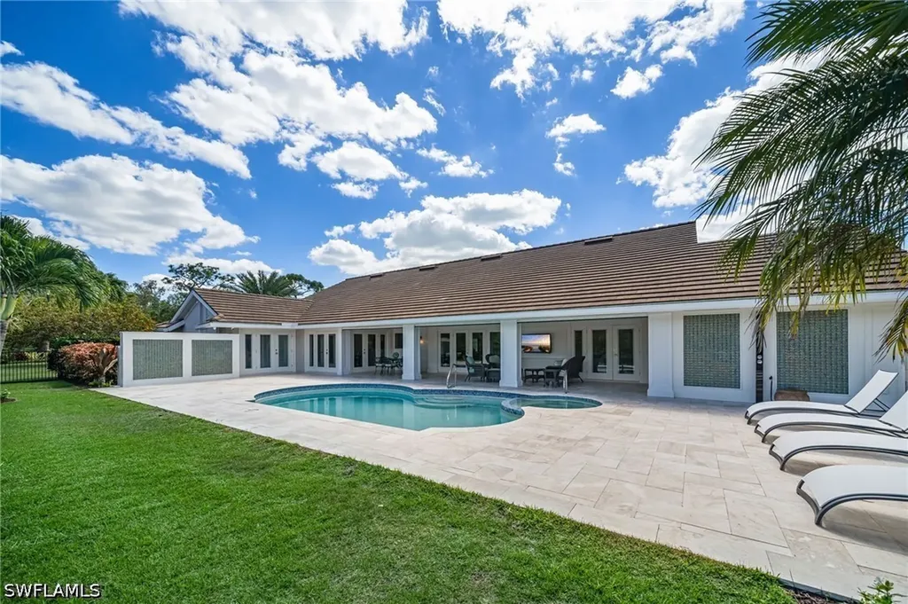 805 Lake Vista Court Naples FL 34108