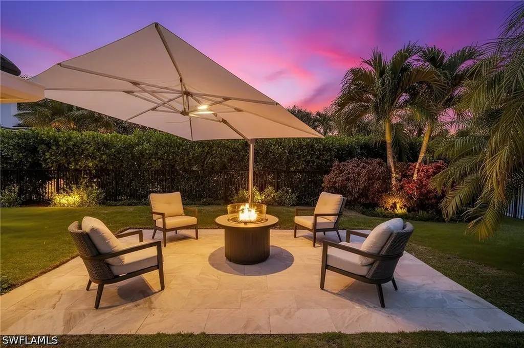 805 Lake Vista Court Naples FL 34108