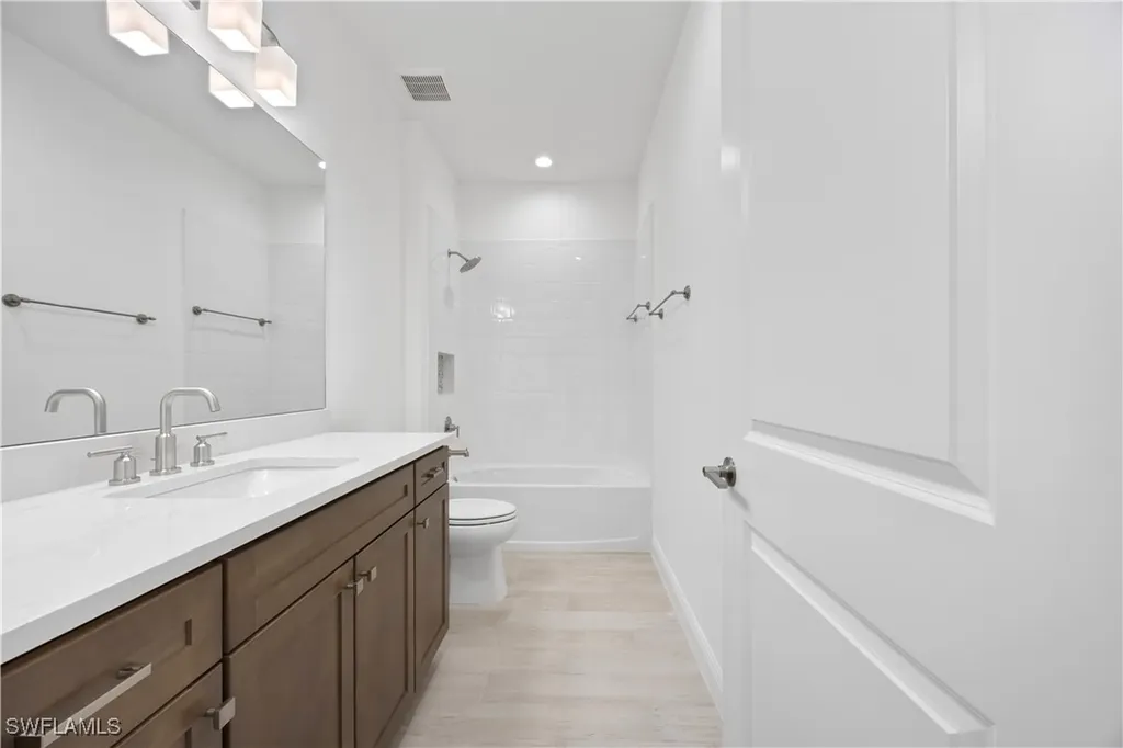 4580 Skysail Drive Naples FL 34120