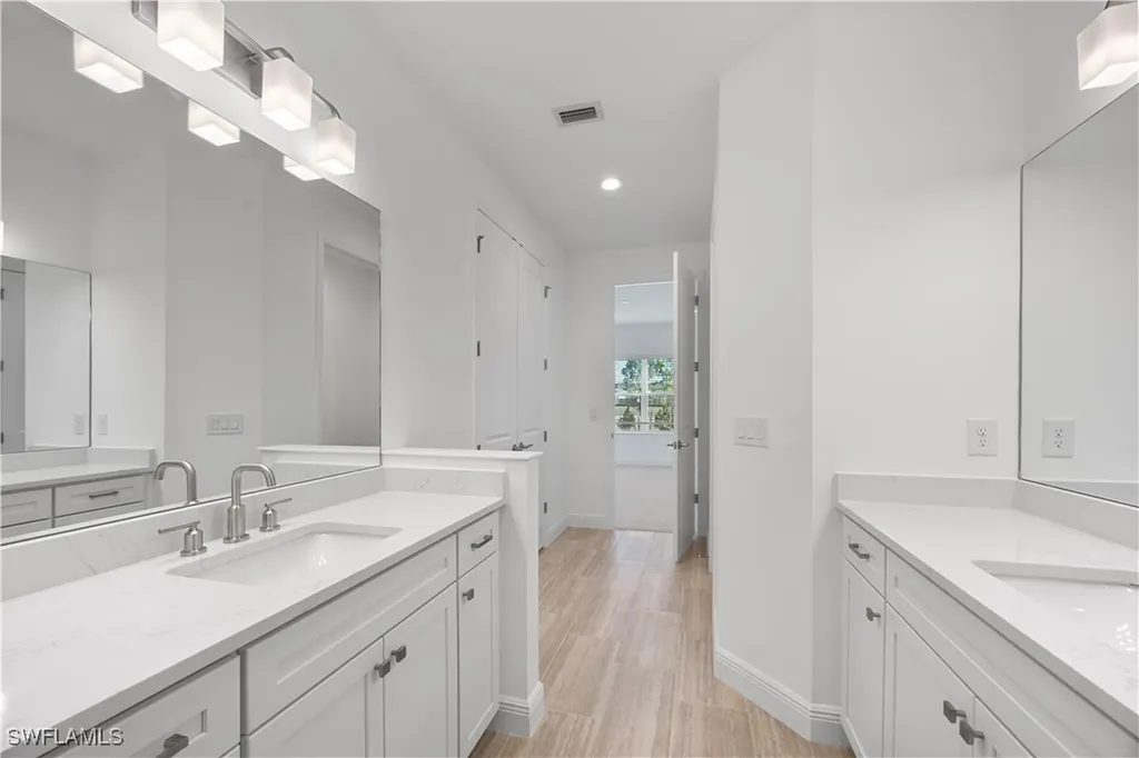 4580 Skysail Drive Naples FL 34120