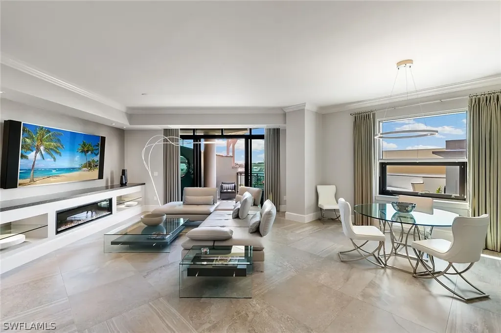 9123 Strada Place Naples FL 34108