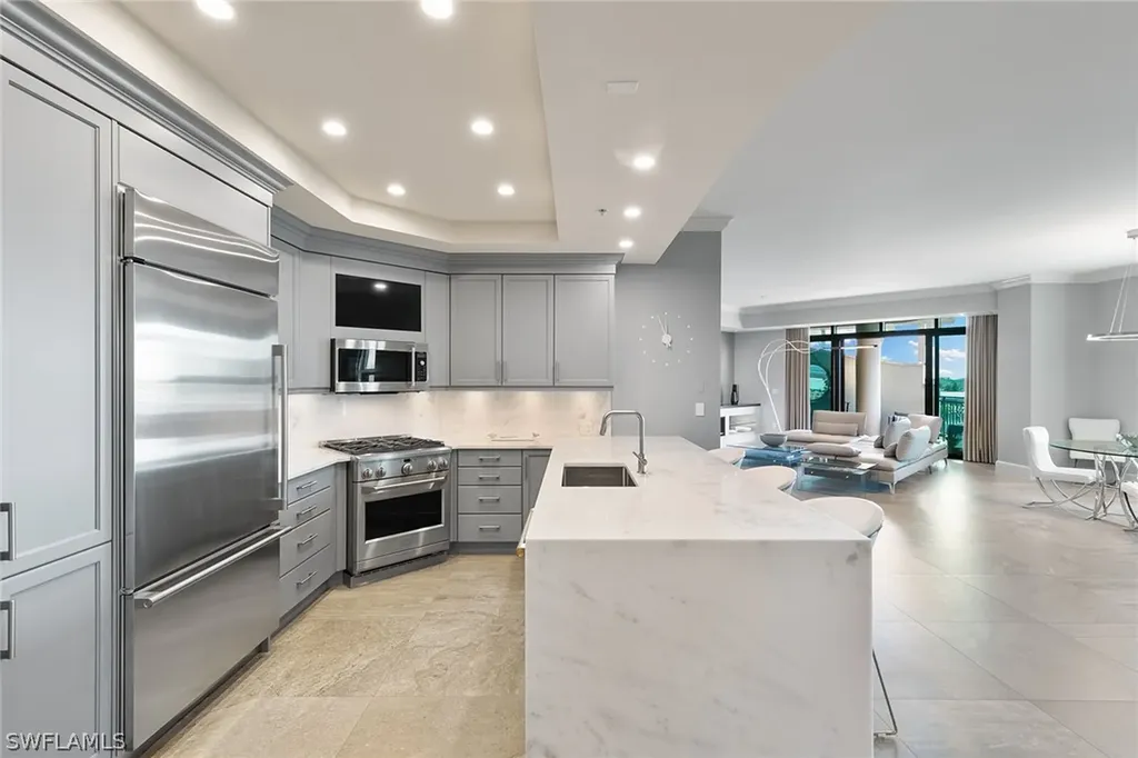 9123 Strada Place Naples FL 34108