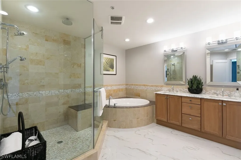 9123 Strada Place Naples FL 34108
