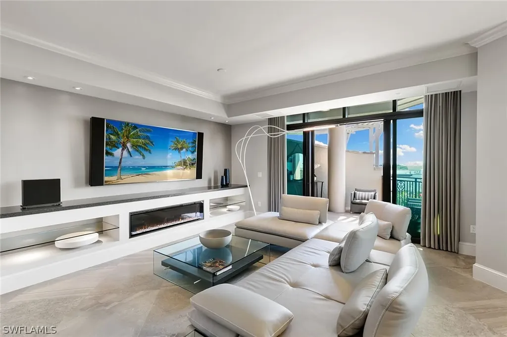 9123 Strada Place Naples FL 34108