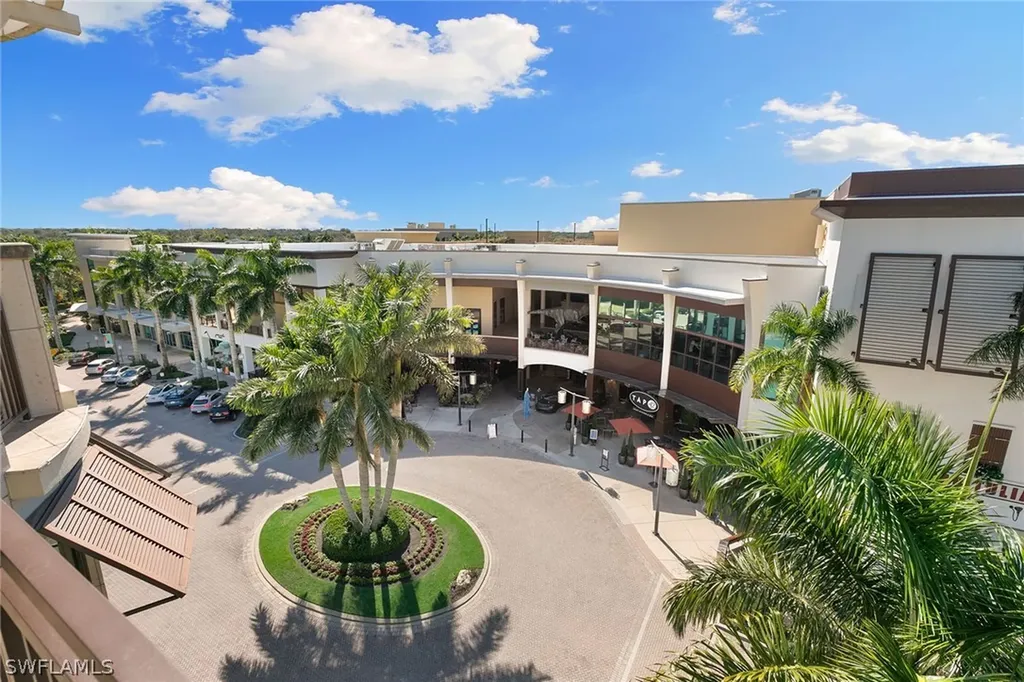 9123 Strada Place Naples FL 34108