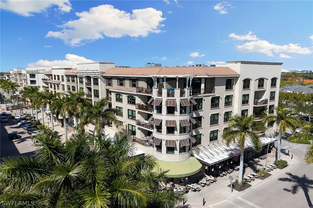 9123 Strada Place Naples FL 34108