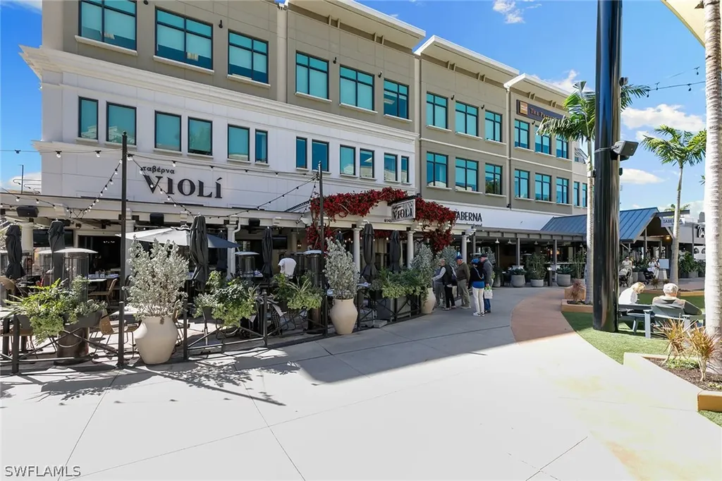 9123 Strada Place Naples FL 34108