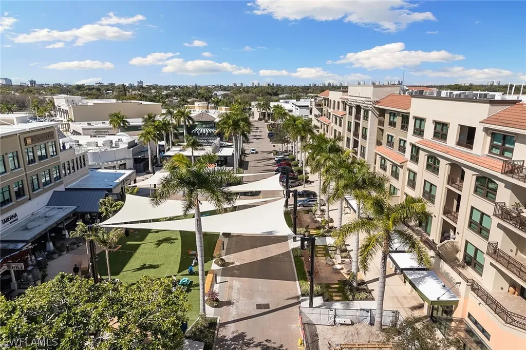 9123 Strada Place Naples FL 34108