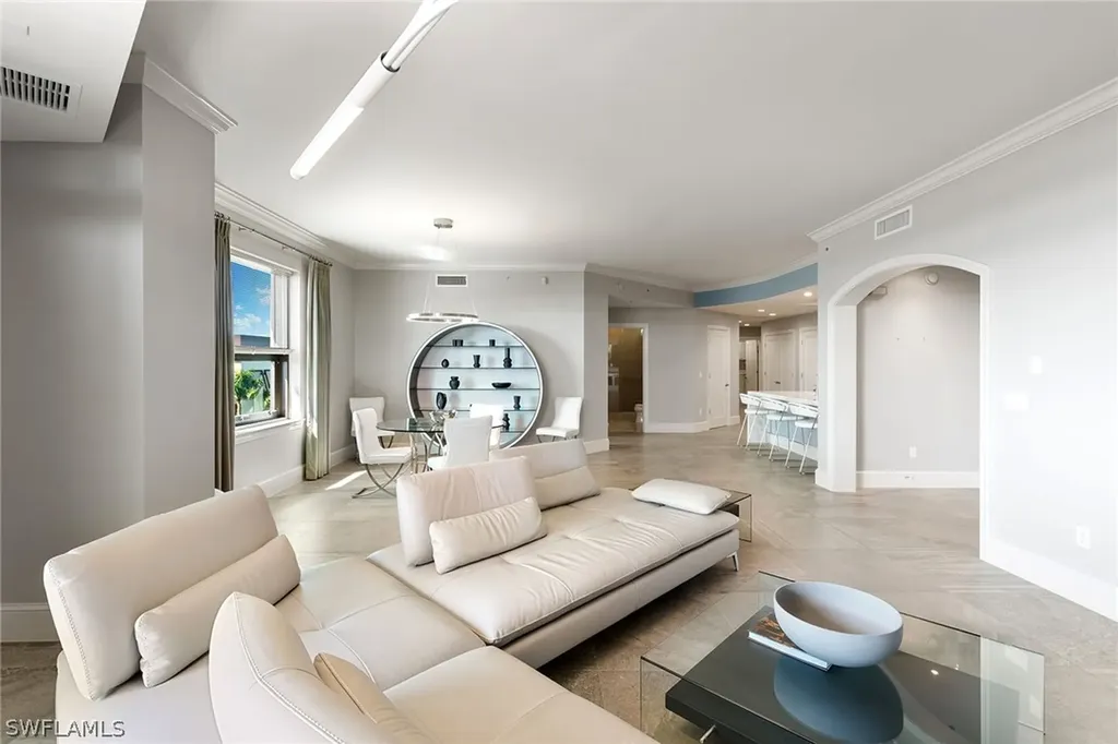 9123 Strada Place Naples FL 34108