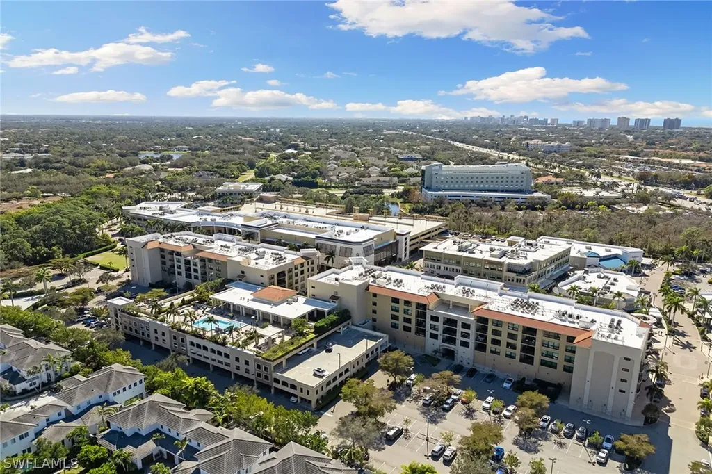 9123 Strada Place Naples FL 34108