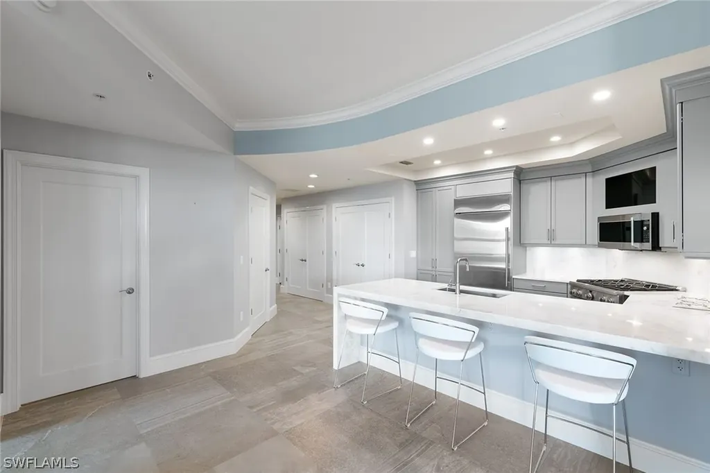 9123 Strada Place Naples FL 34108