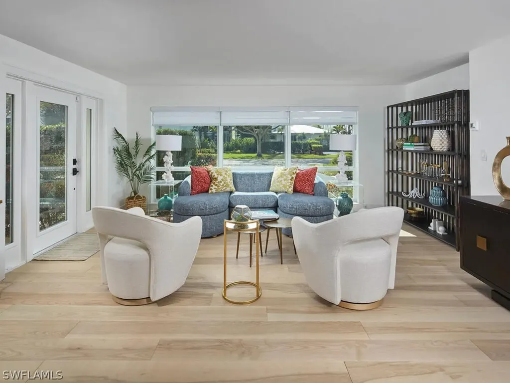 255 2nd Avenue S Naples FL 34102