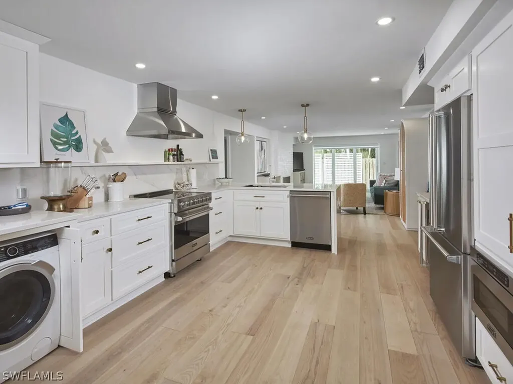 255 2nd Avenue S Naples FL 34102