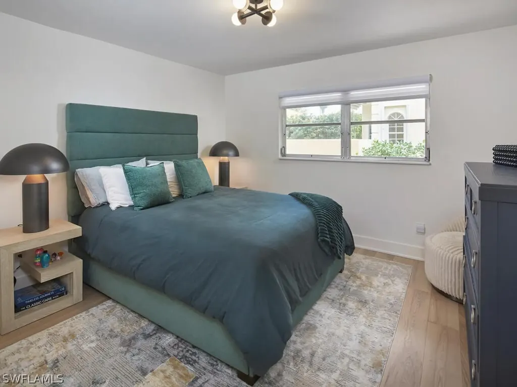 255 2nd Avenue S Naples FL 34102