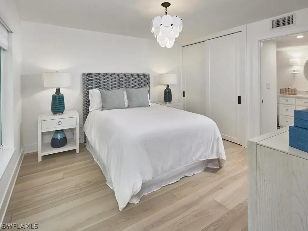 255 2nd Avenue S Naples FL 34102