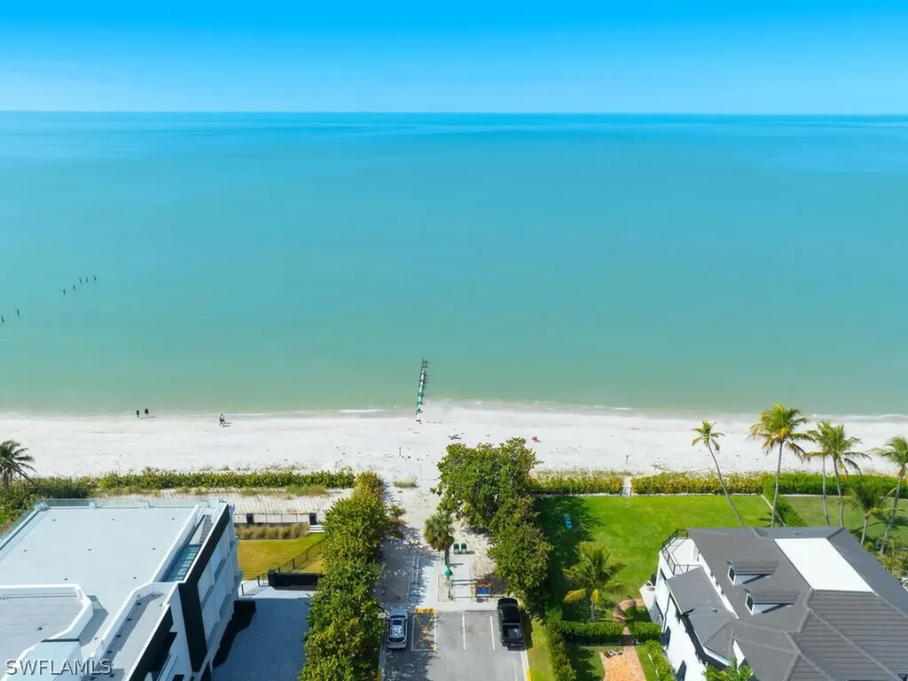 255 2nd Avenue S Naples FL 34102