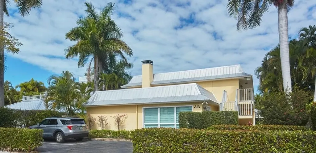 255 2nd Avenue S Naples FL 34102