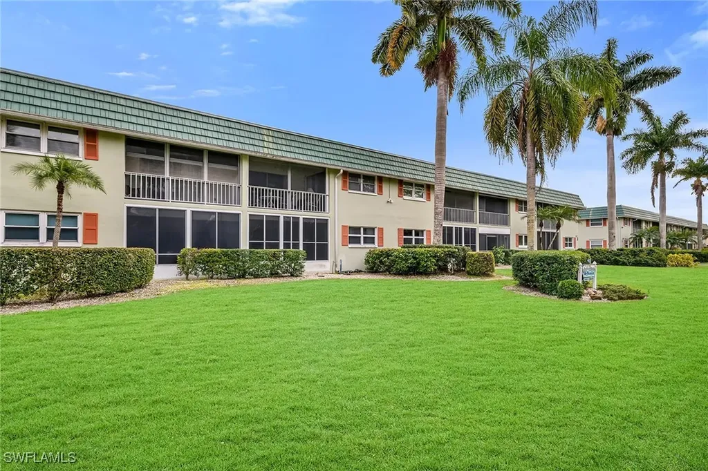 200 Valley Stream Drive Naples FL 34113