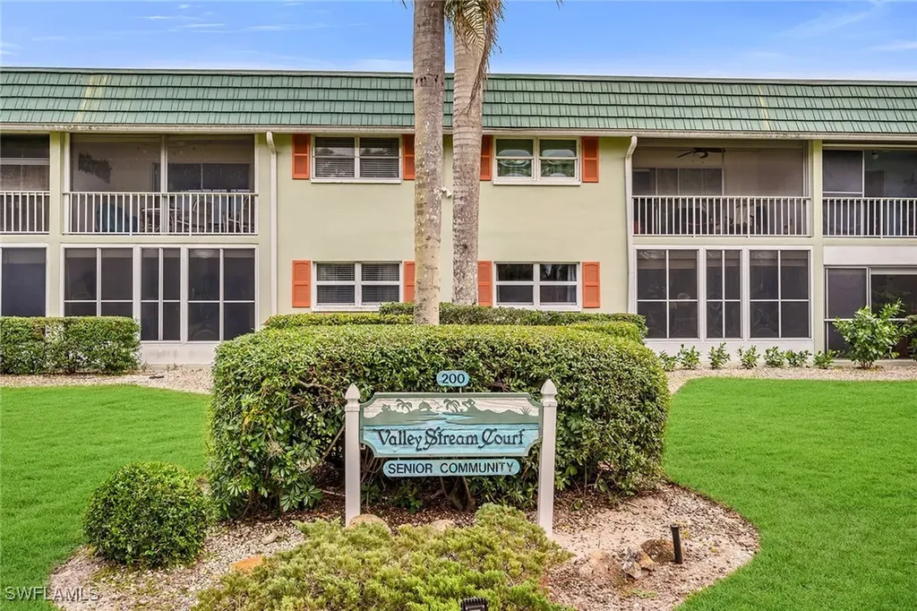 200 Valley Stream Drive Naples FL 34113