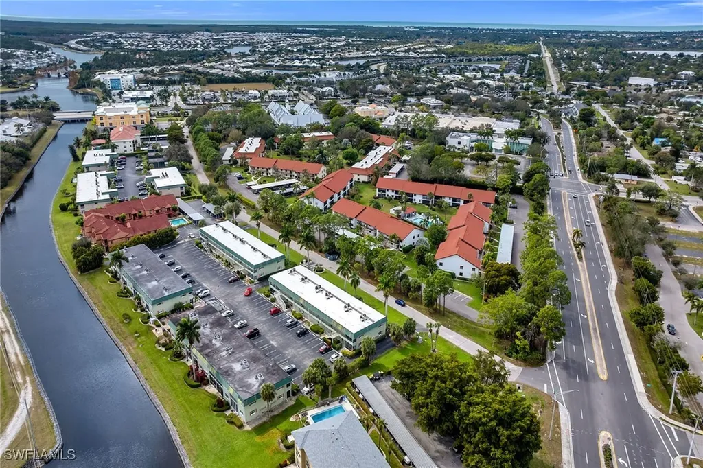 200 Valley Stream Drive Naples FL 34113