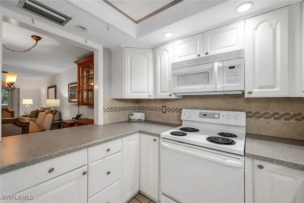 200 Valley Stream Drive Naples FL 34113