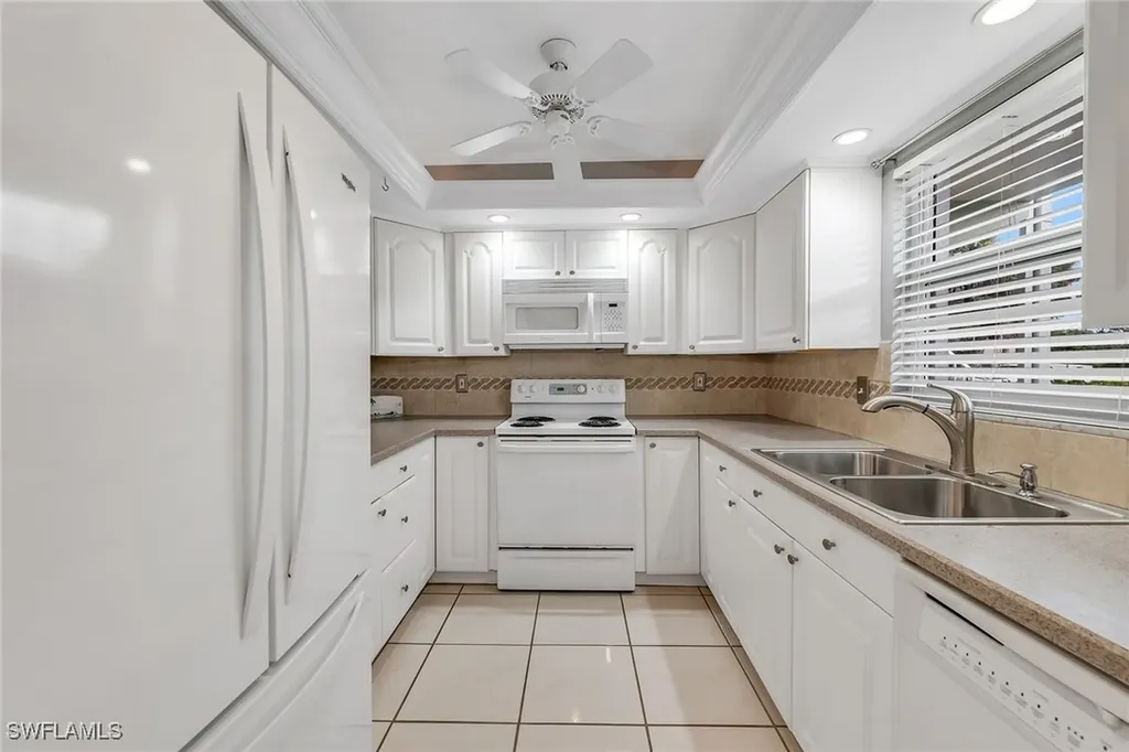 200 Valley Stream Drive Naples FL 34113