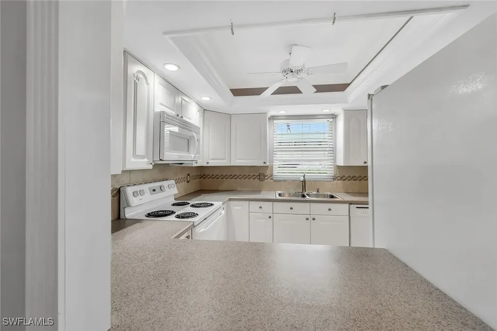 200 Valley Stream Drive Naples FL 34113