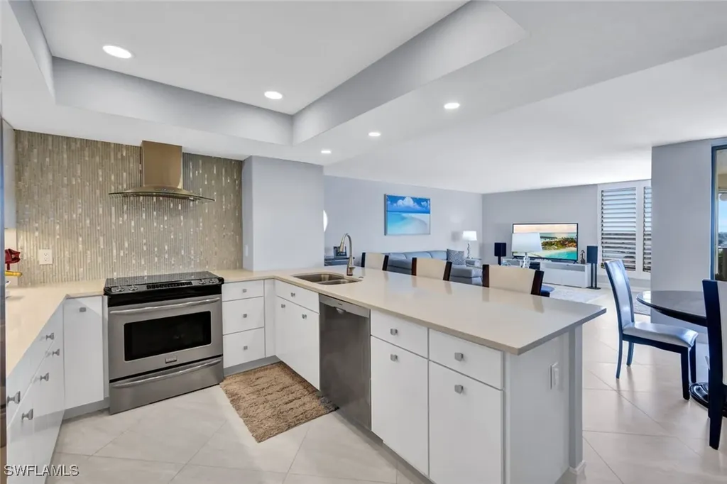 3215 Gulf Shore Boulevard N Naples FL 34103