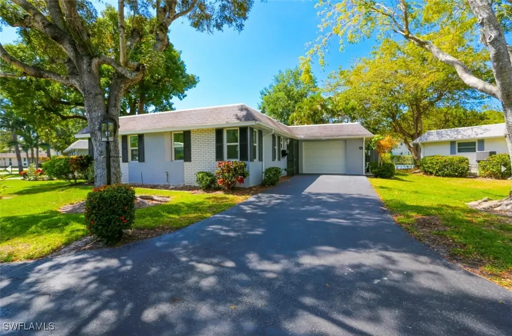 225 Georgetown Boulevard Naples FL 34112