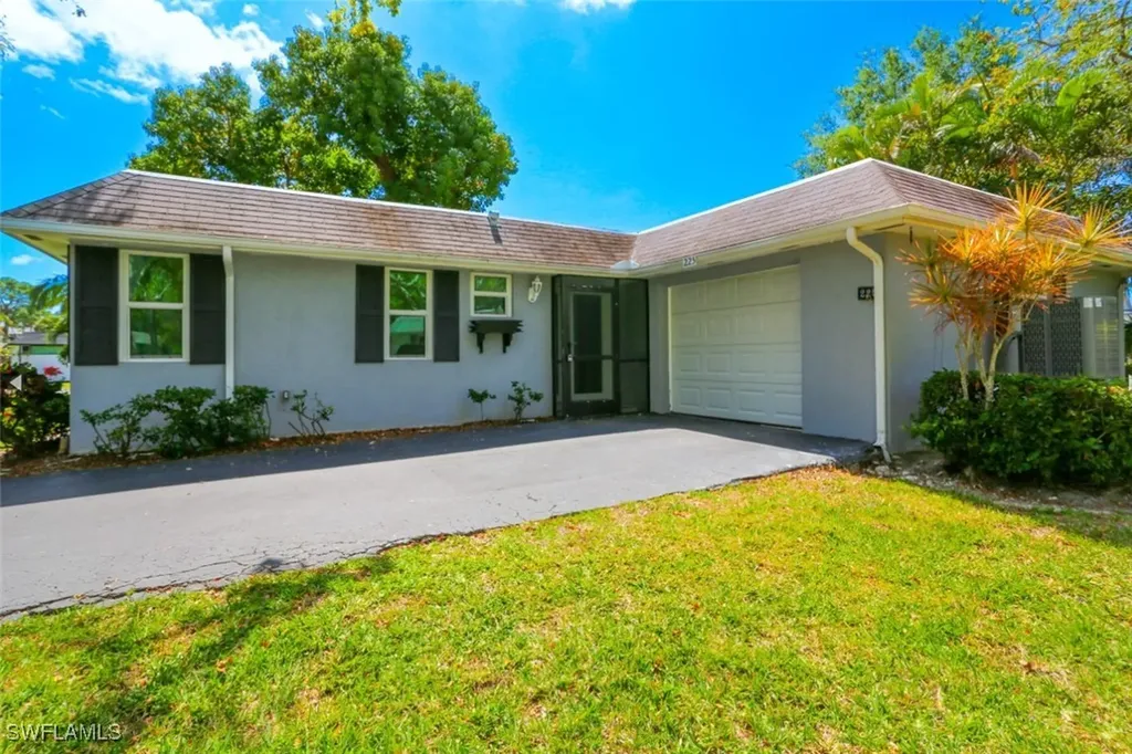 225 Georgetown Boulevard Naples FL 34112