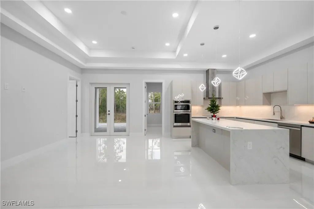 3433 66th Avenue NE Naples FL 34120