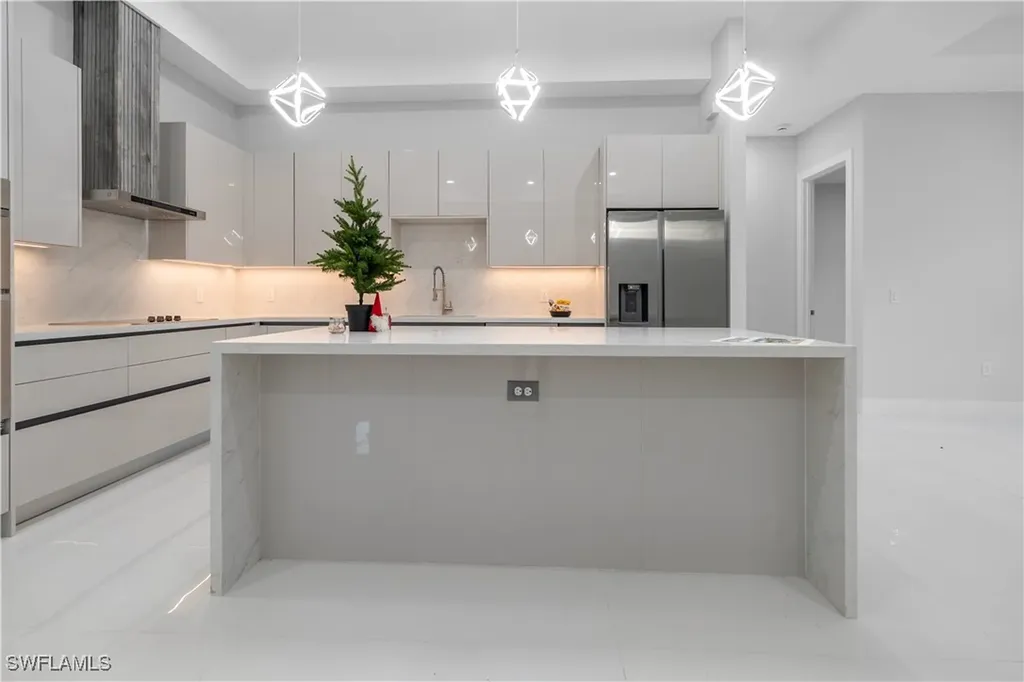 3433 66th Avenue NE Naples FL 34120