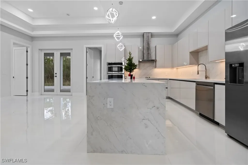 3433 66th Avenue NE Naples FL 34120