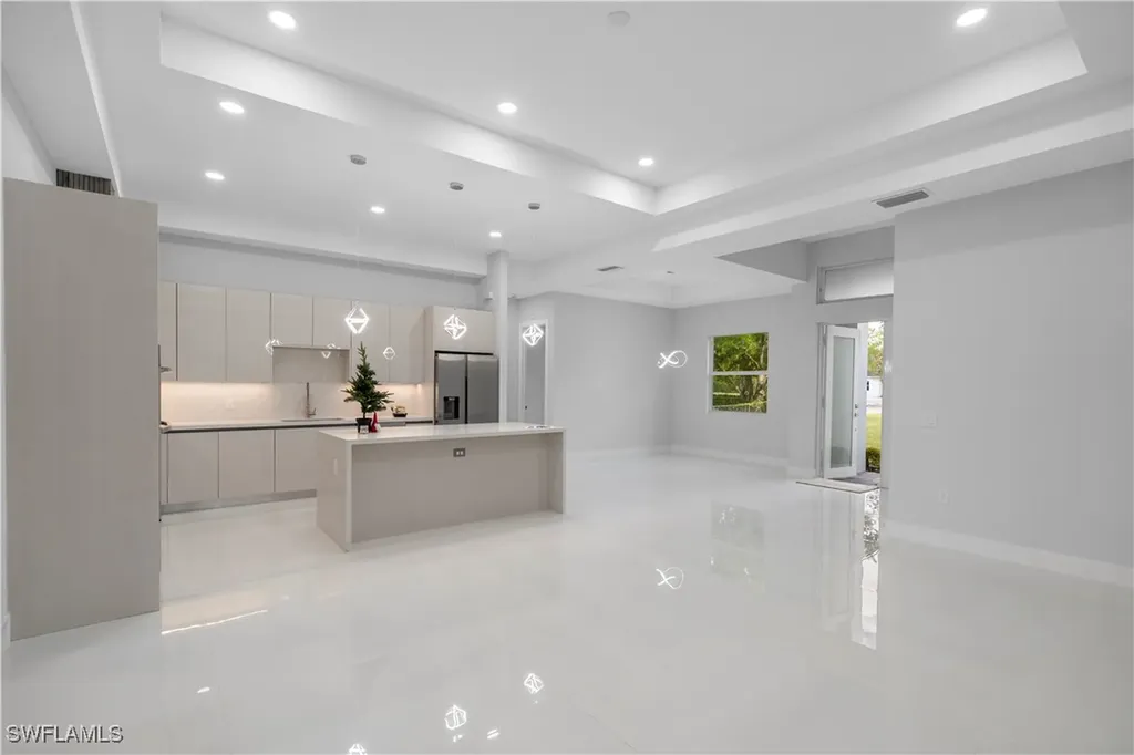 3433 66th Avenue NE Naples FL 34120