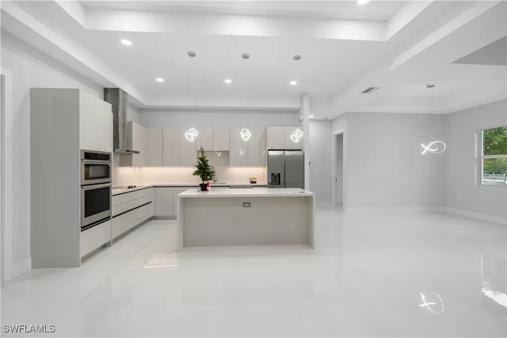 3433 66th Avenue NE Naples FL 34120