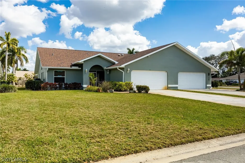 113 Quail Hollow Court Naples FL 34113