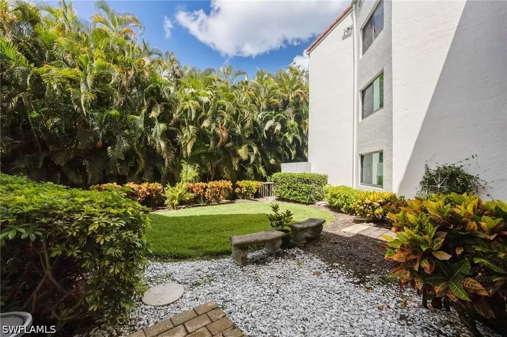 592 Beachwalk Circle Naples FL 34108