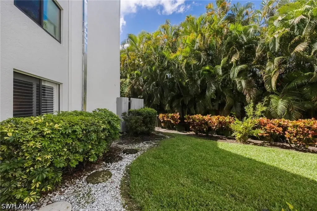 592 Beachwalk Circle Naples FL 34108