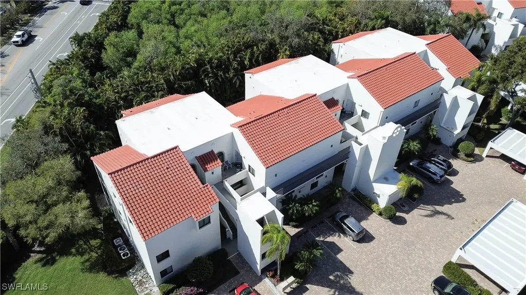 592 Beachwalk Circle Naples FL 34108