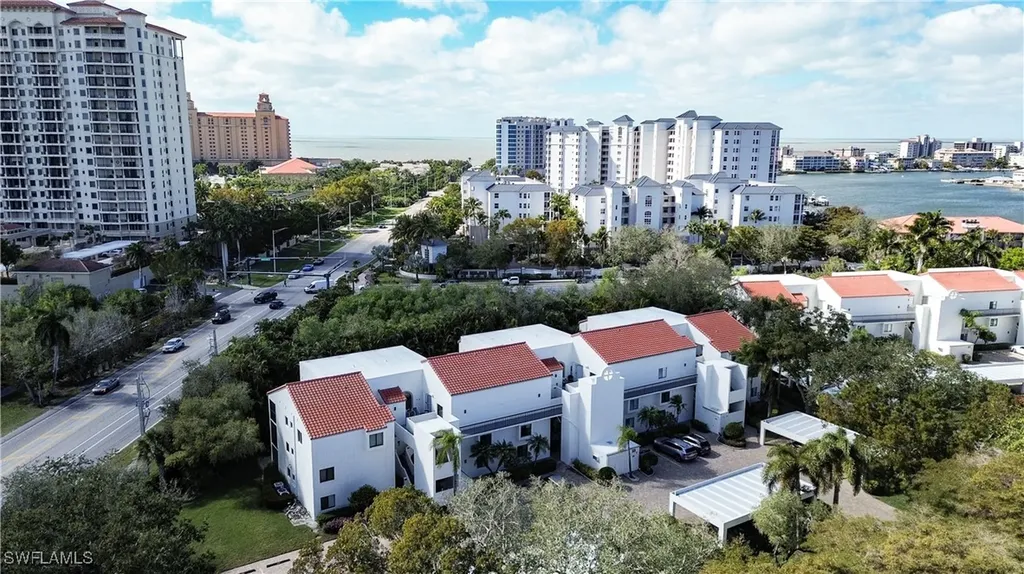592 Beachwalk Circle Naples FL 34108