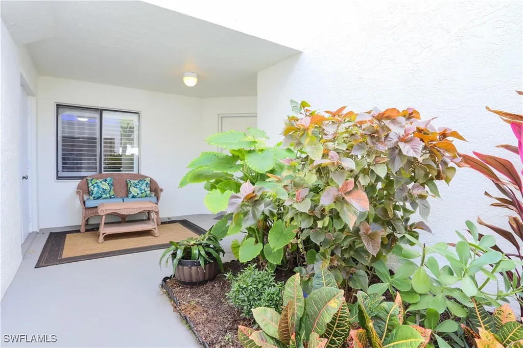 592 Beachwalk Circle Naples FL 34108