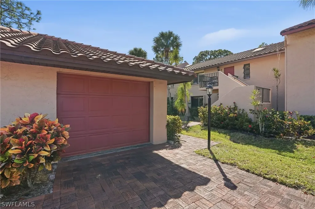 3231 Horse Carriage Way Naples FL 34105