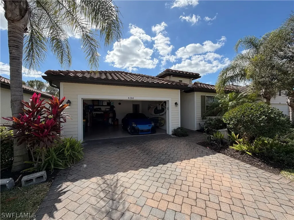 4284 Raffia Palm Circle Naples FL 34119
