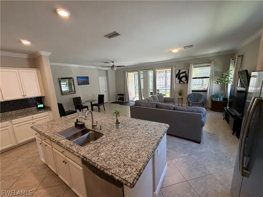4284 Raffia Palm Circle Naples FL 34119