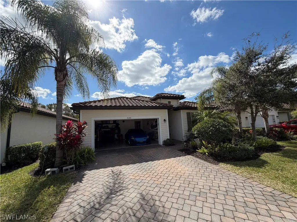 4284 Raffia Palm Circle Naples FL 34119