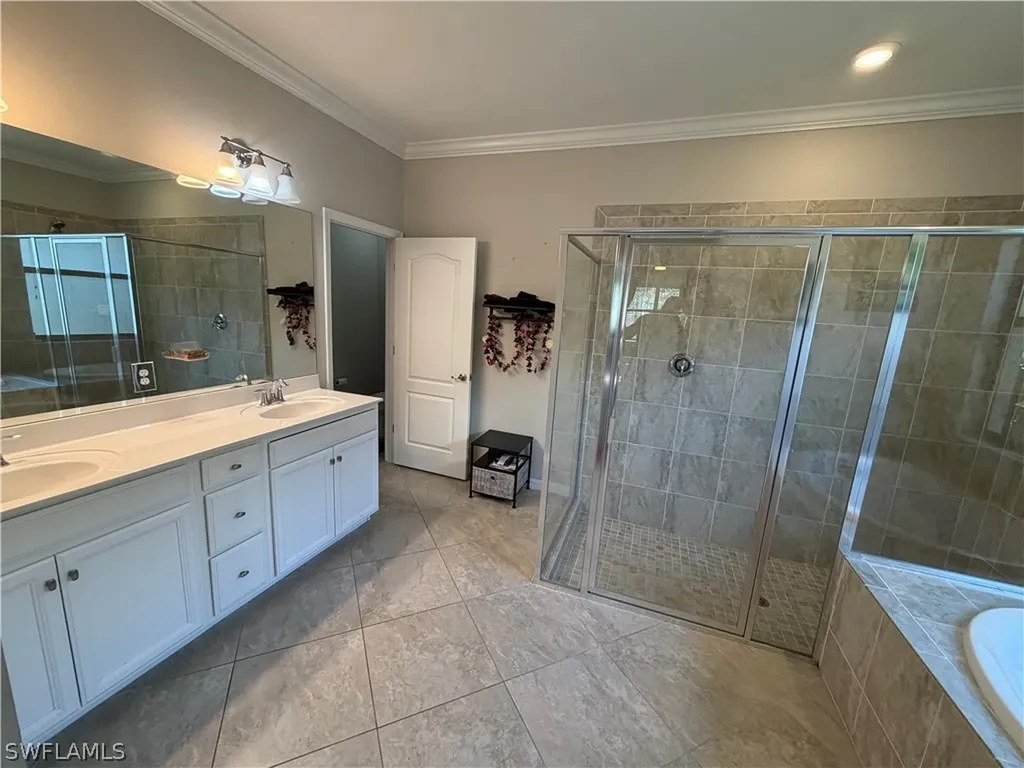 4284 Raffia Palm Circle Naples FL 34119