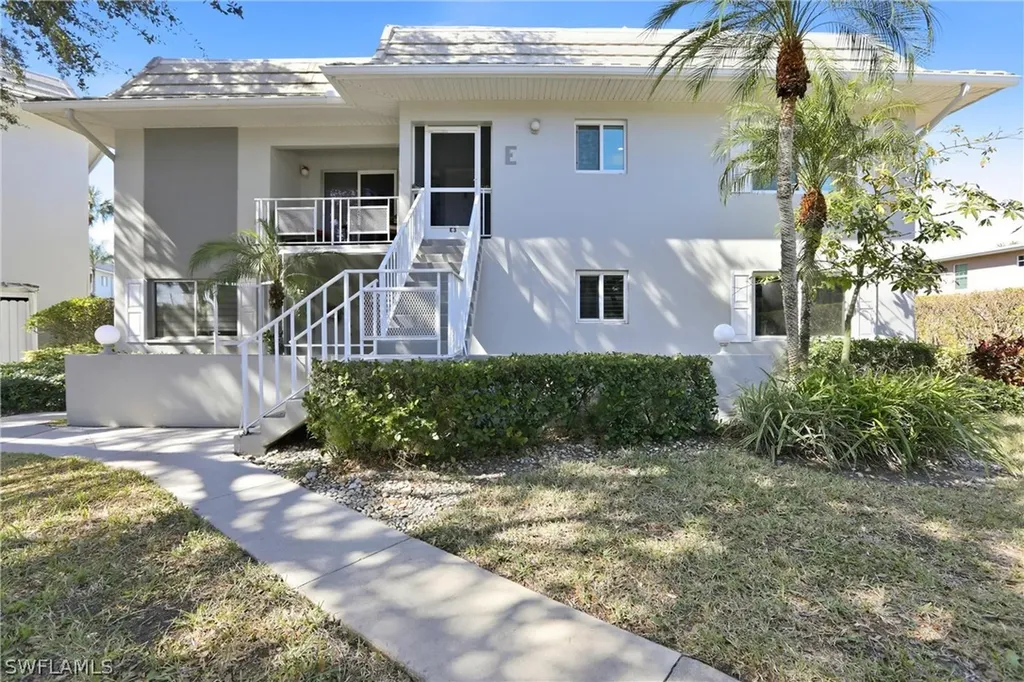 215 Cypress Way E Naples FL 34110