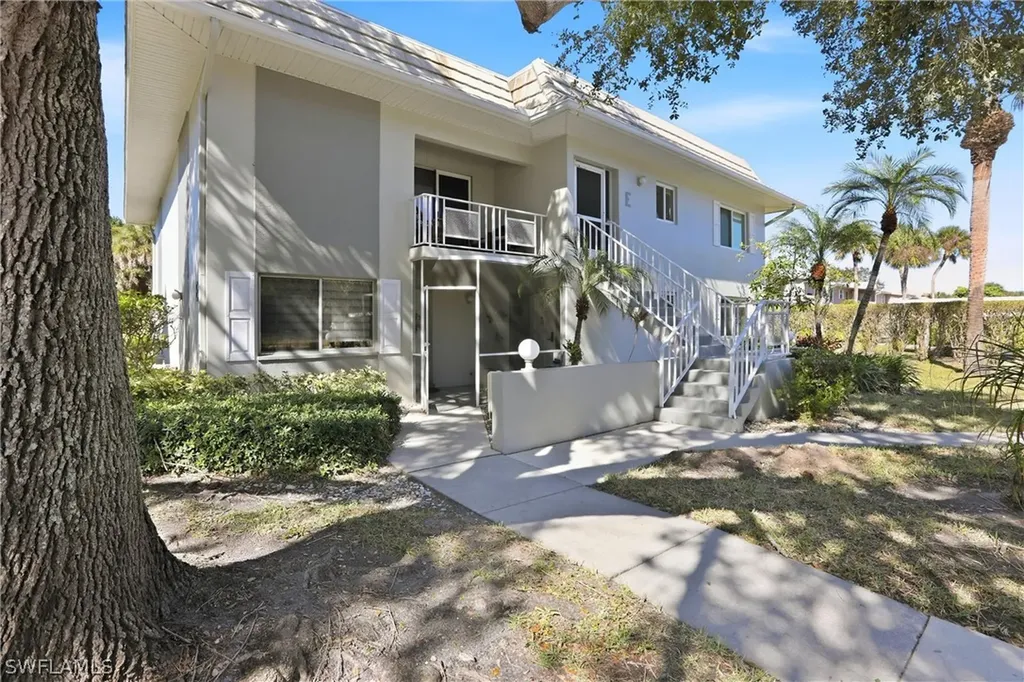 215 Cypress Way E Naples FL 34110