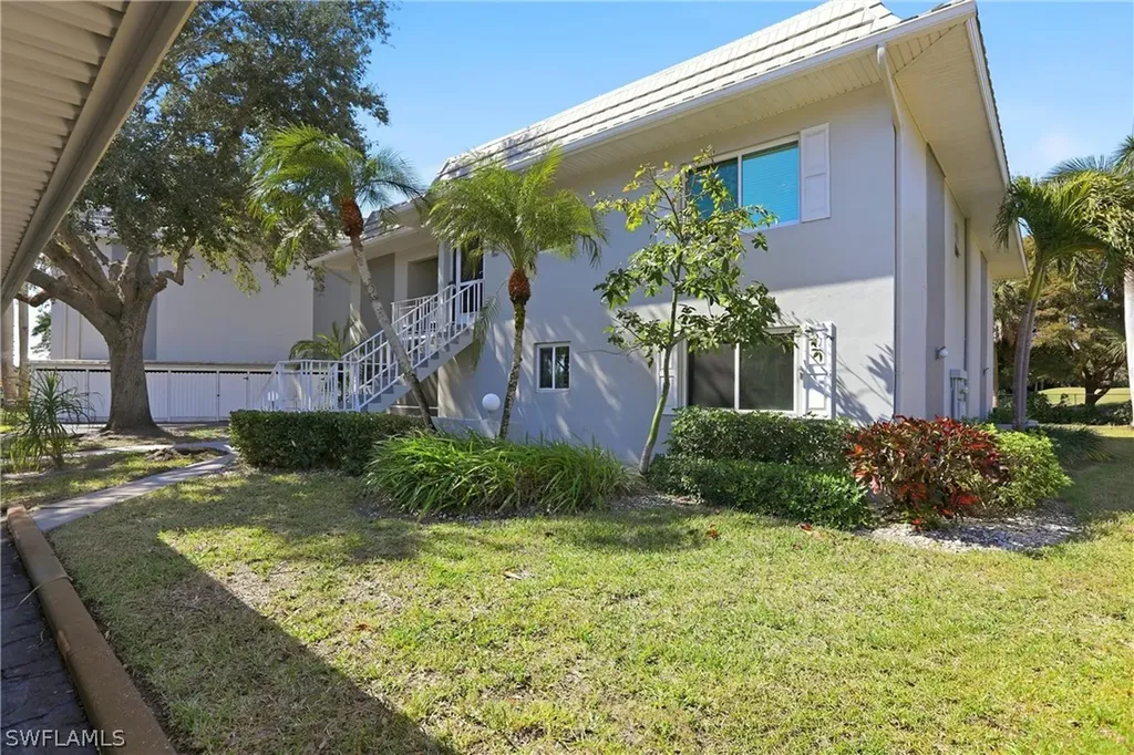 215 Cypress Way E Naples FL 34110
